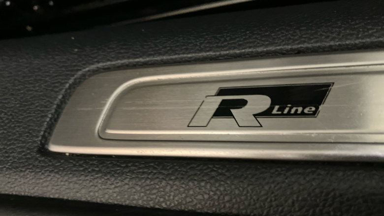 Volkswagen Passat 2.0 TDI R-Line 4dr [Panoramic Roof] Diesel Saloon